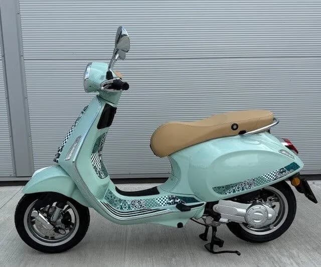 Vespa Primavera – € 4.199, 0 km – Bild 1 von 8