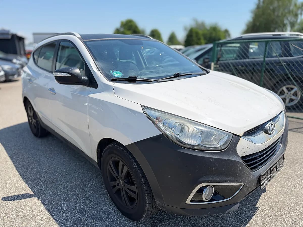 Hyundai iX35 2011 – € 2.999, 290 000 km – Bild 1 von 10
