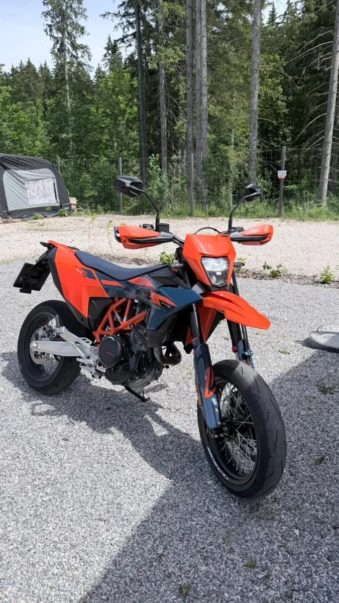 KTM 690 2026 – € 11.198, 1 900 km – Bild 1 von 11