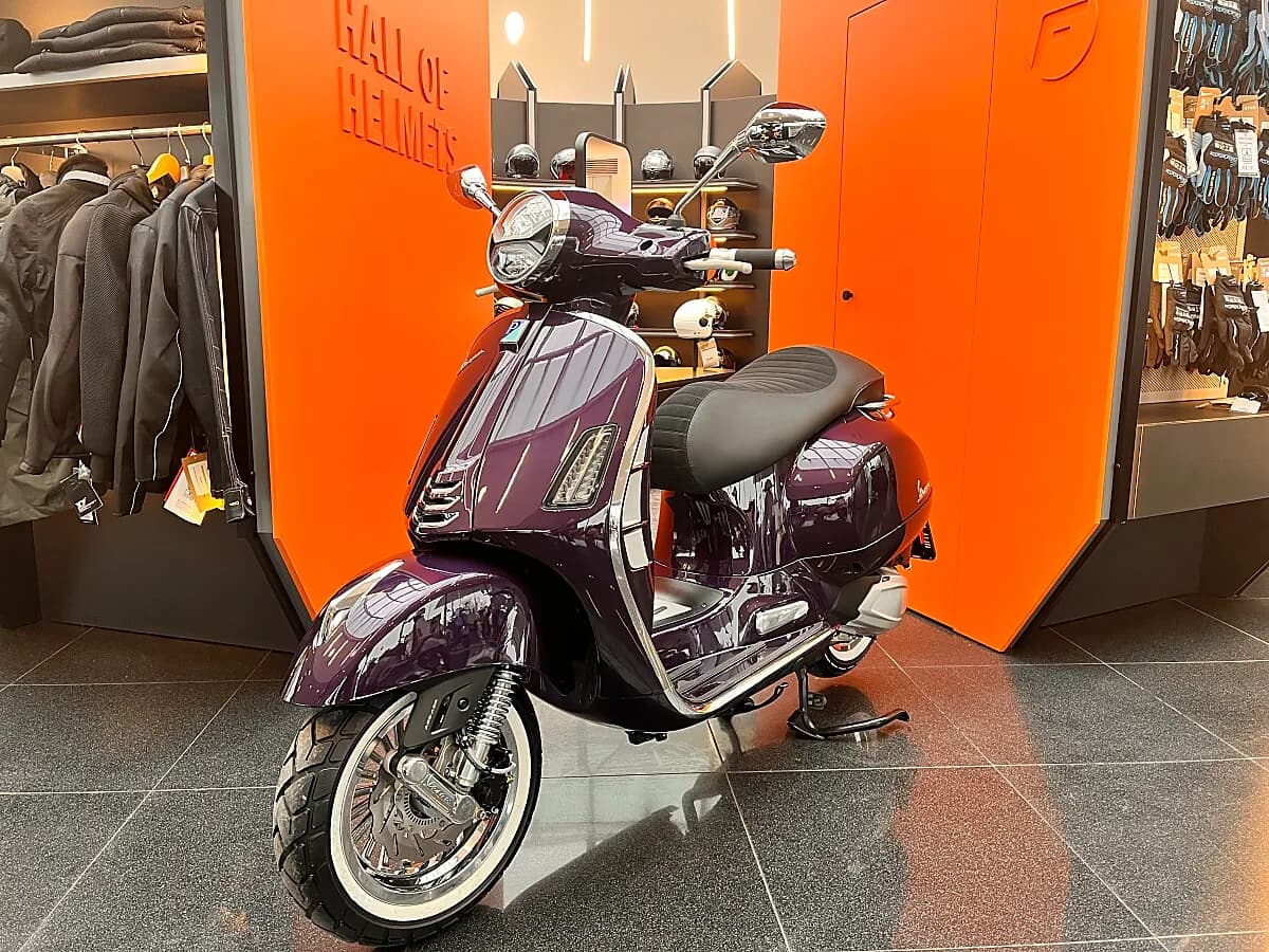 Vespa GTS – € 12.990, 0 km – Bild 1 von 8