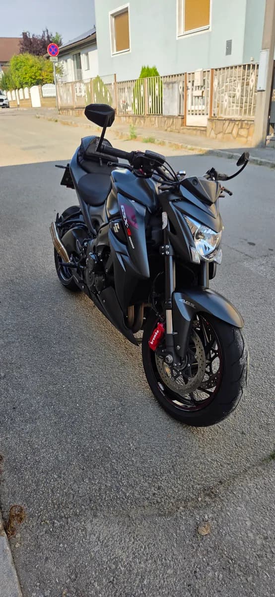 Suzuki GSX-S