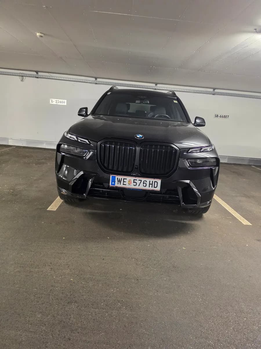 BMW X7 2024 – € 107.990, 49 500 km – Bild 1 von 4