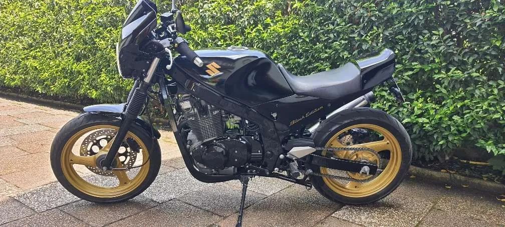 Suzuki GS