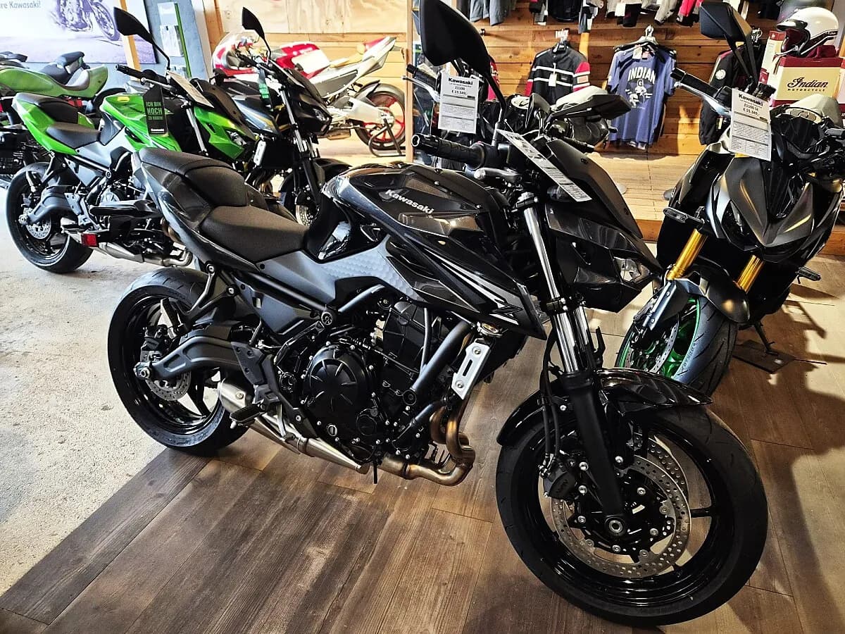 Kawasaki Z – € 7.899, 0 km – Bild 1 von 3