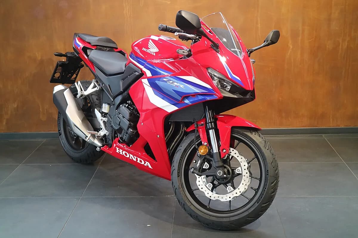 Honda CBR – € 7.400, 0 km – Bild 1 von 4