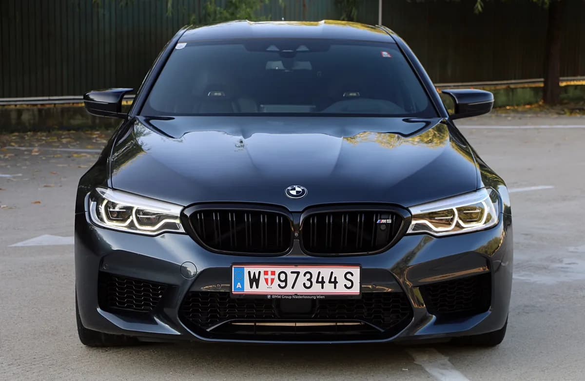 BMW 5er-Reihe 2019 – € 62.500, 149 000 km – Bild 1 von 36