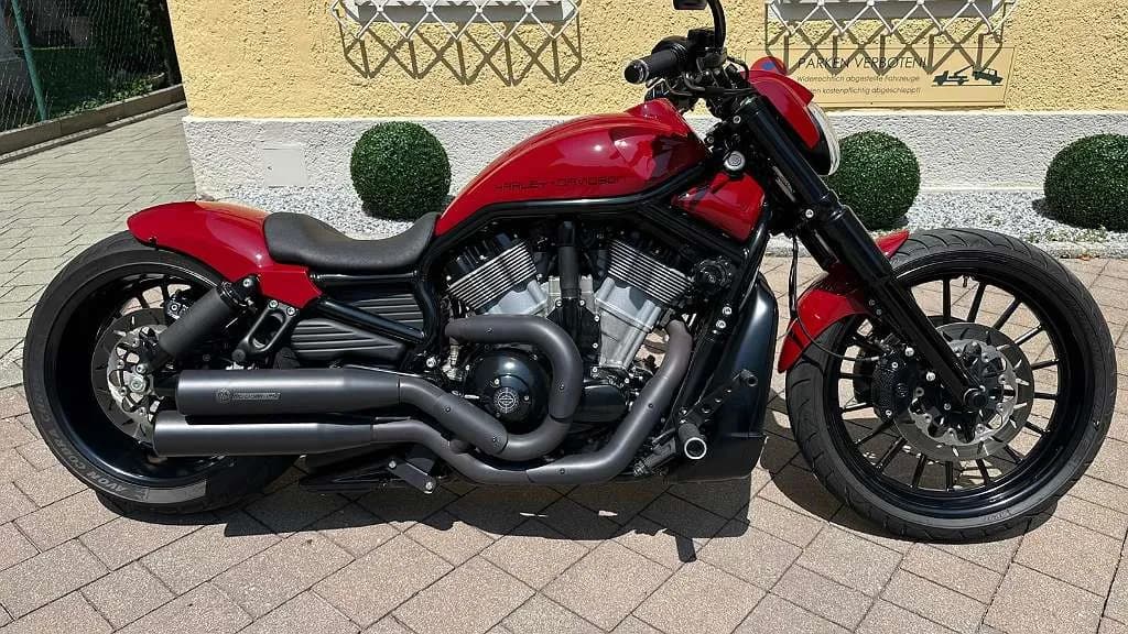 Harley-Davidson V-Rod 2010 – € 26.990, 5 256 km – Bild 1 von 13
