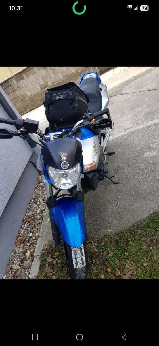 Suzuki GSR