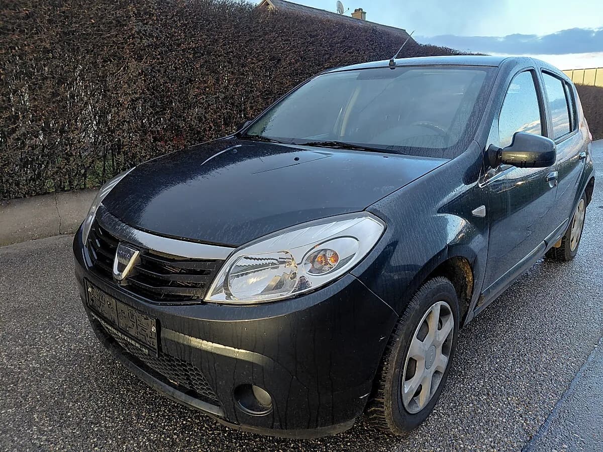 Dacia Sandero 2013 – € 1.300, 128 000 km – Bild 1 von 12