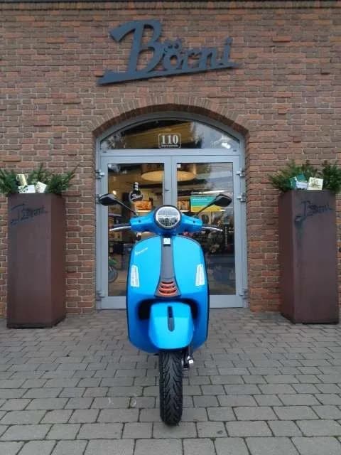 Vespa GTS – € 6.449, 0 km – Bild 1 von 7