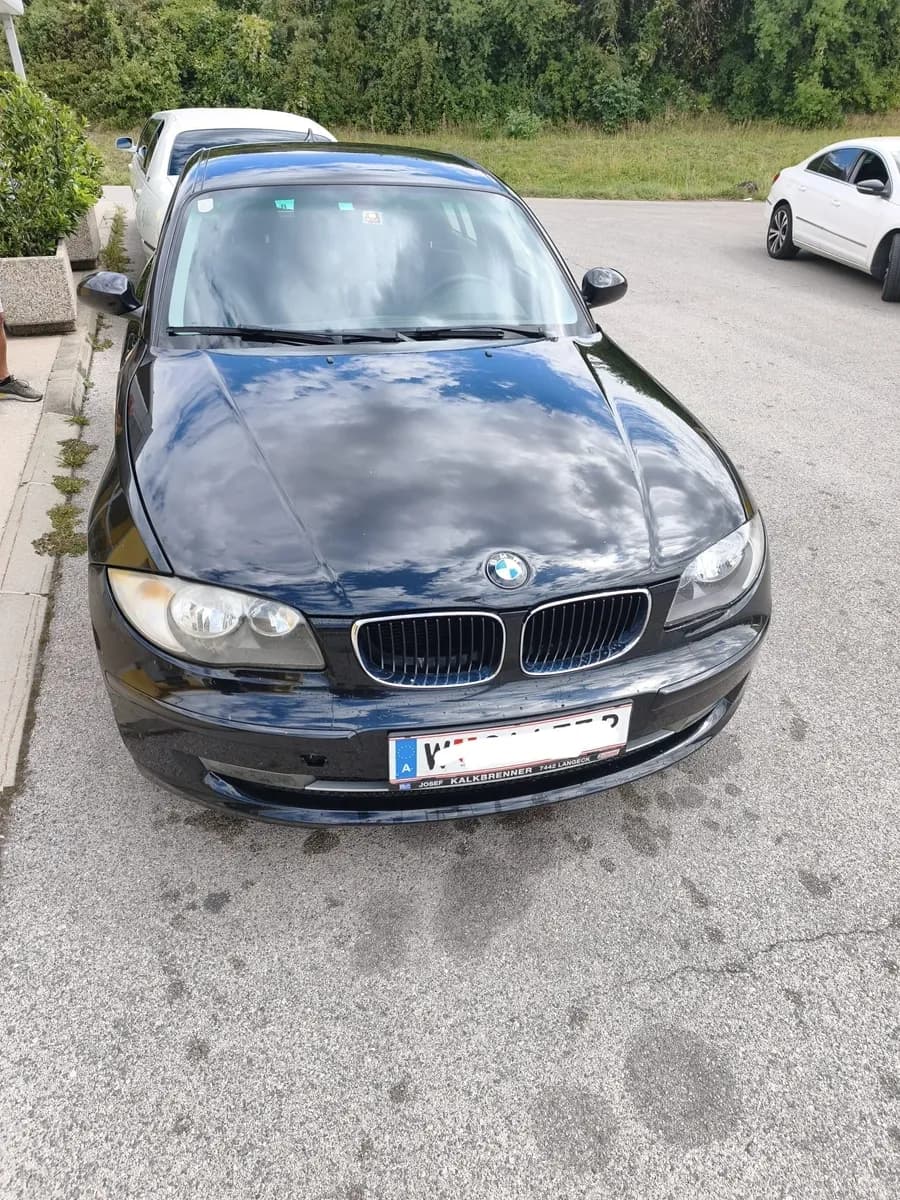 BMW 1er-Reihe 2009 – € 1.800, 250 000 km – Bild 1 von 13