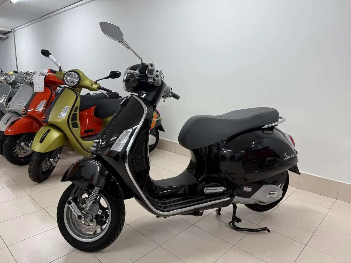 Vespa GTS – € 7.399, 0 km – Bild 1 von 4