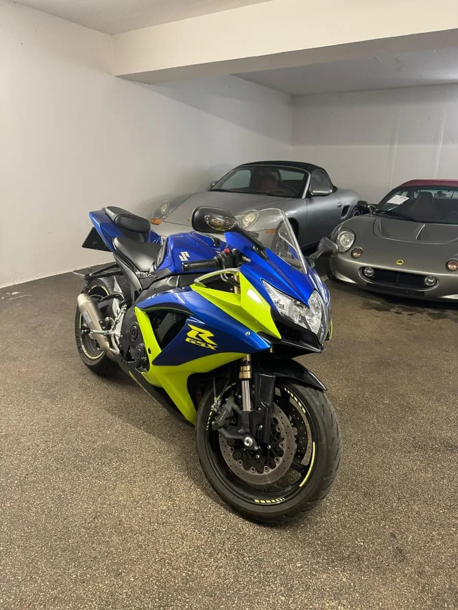 Suzuki GSX-R 2011 – € 7.300, 28 000 km – Bild 1 von 6