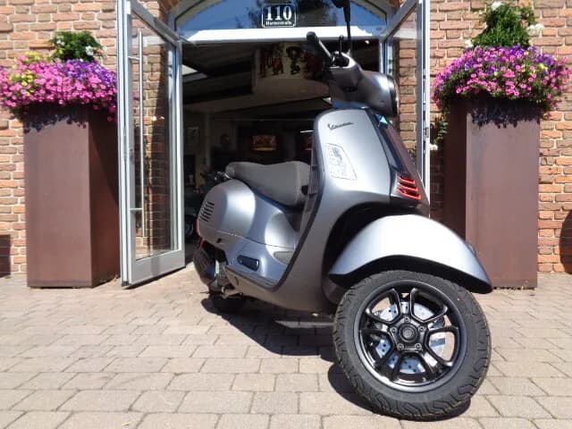 Vespa GTS – € 7.099, 0 km – Bild 1 von 5