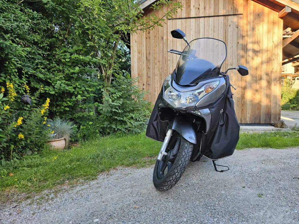 Honda PCX 2012 – € 1.250, 20 400 km – Bild 1 von 8