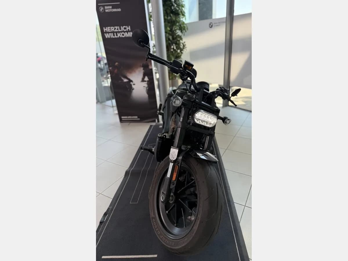 Sonstige Sonstige 2022 – € 16.490, 2 500 km – Bild 1 von 12