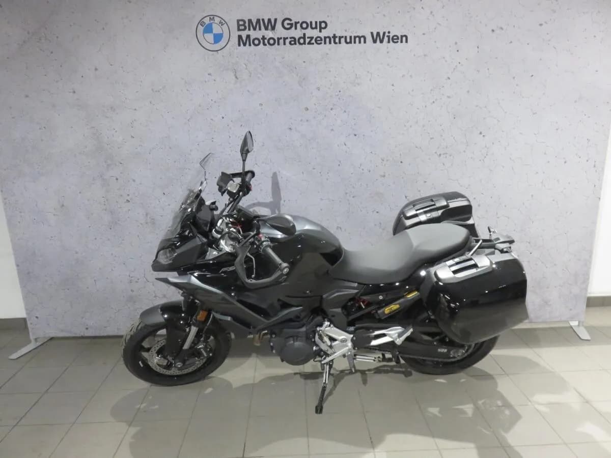 BMW F 900 XR