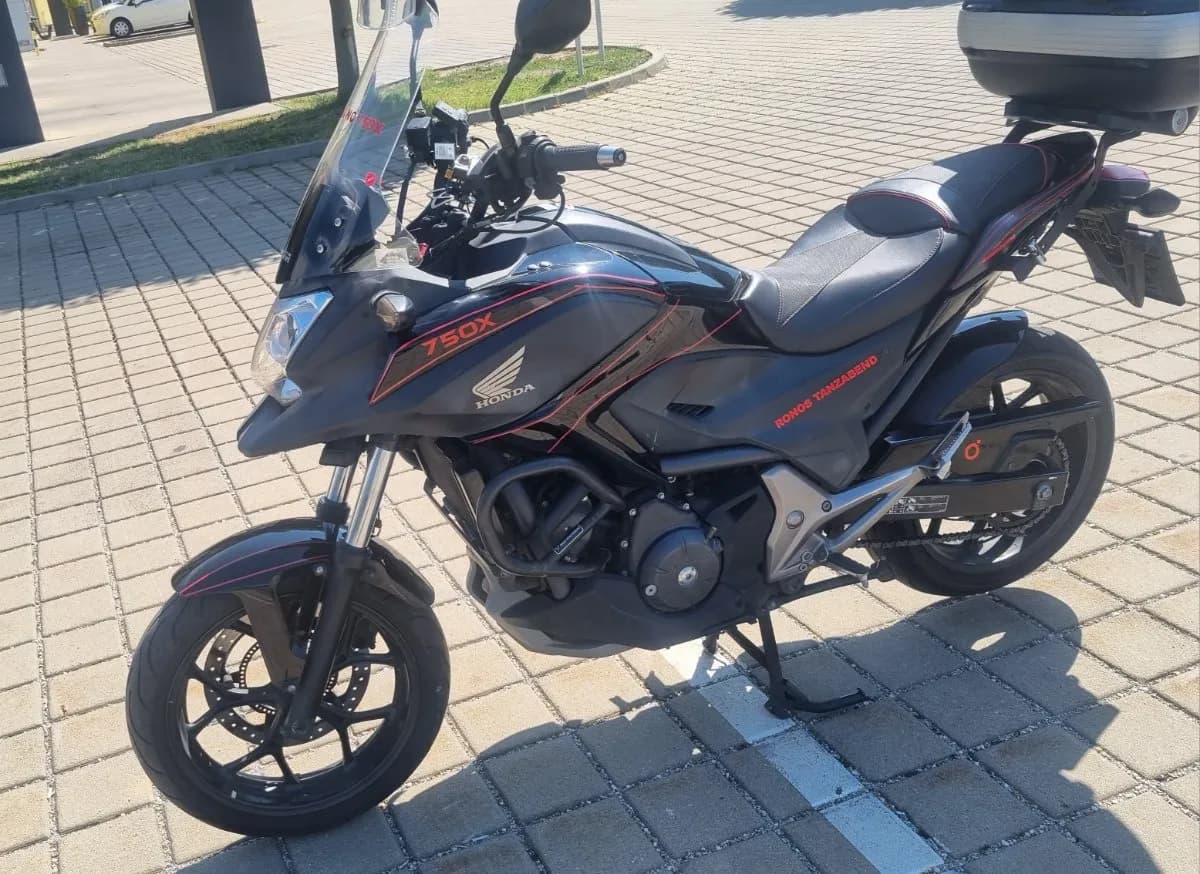 Honda NC 2015 – € 3.800, 34 700 km – Bild 1 von 12