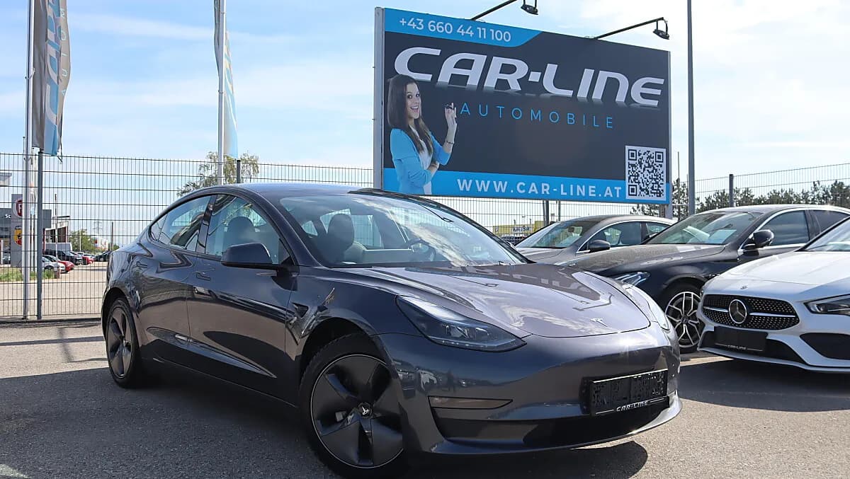 Tesla Model 3 2023 – € 28.990, 108 620 km – Bild 1 von 20