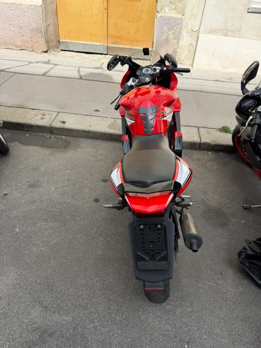 Yamaha TZR