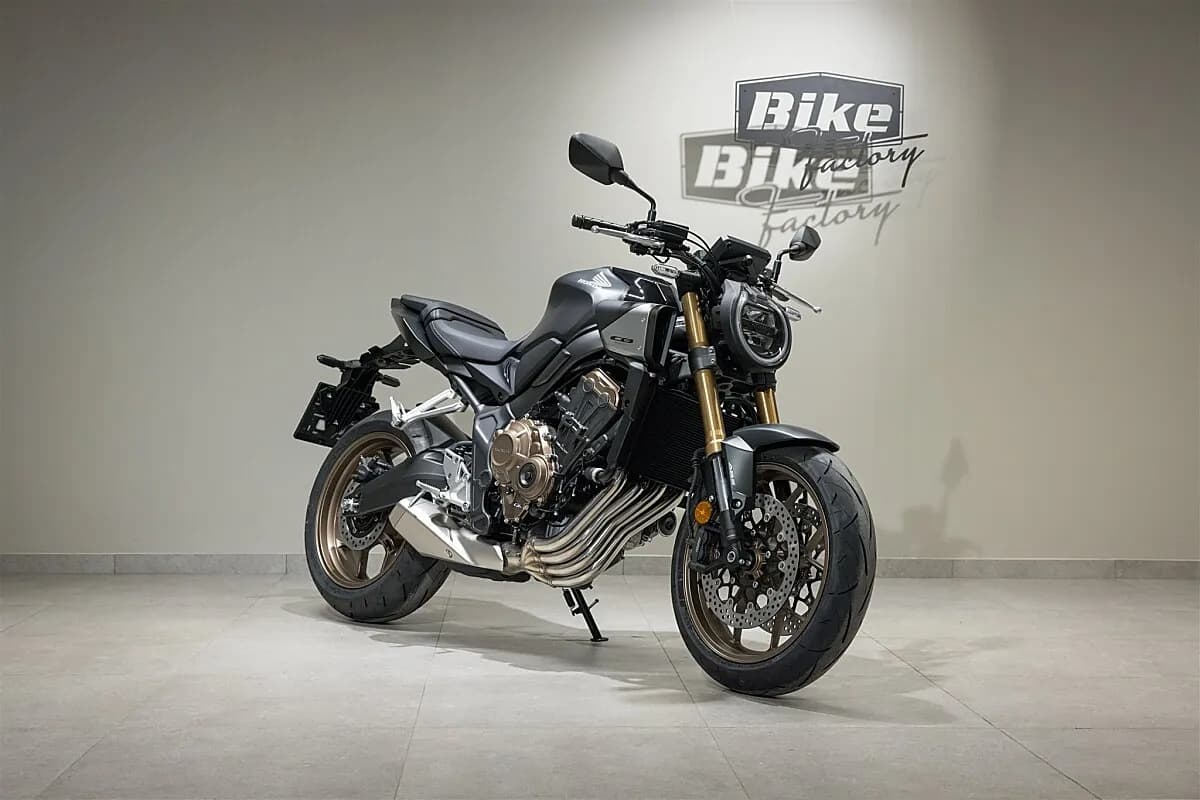 Honda CB – € 9.990, 0 km – Bild 1 von 10