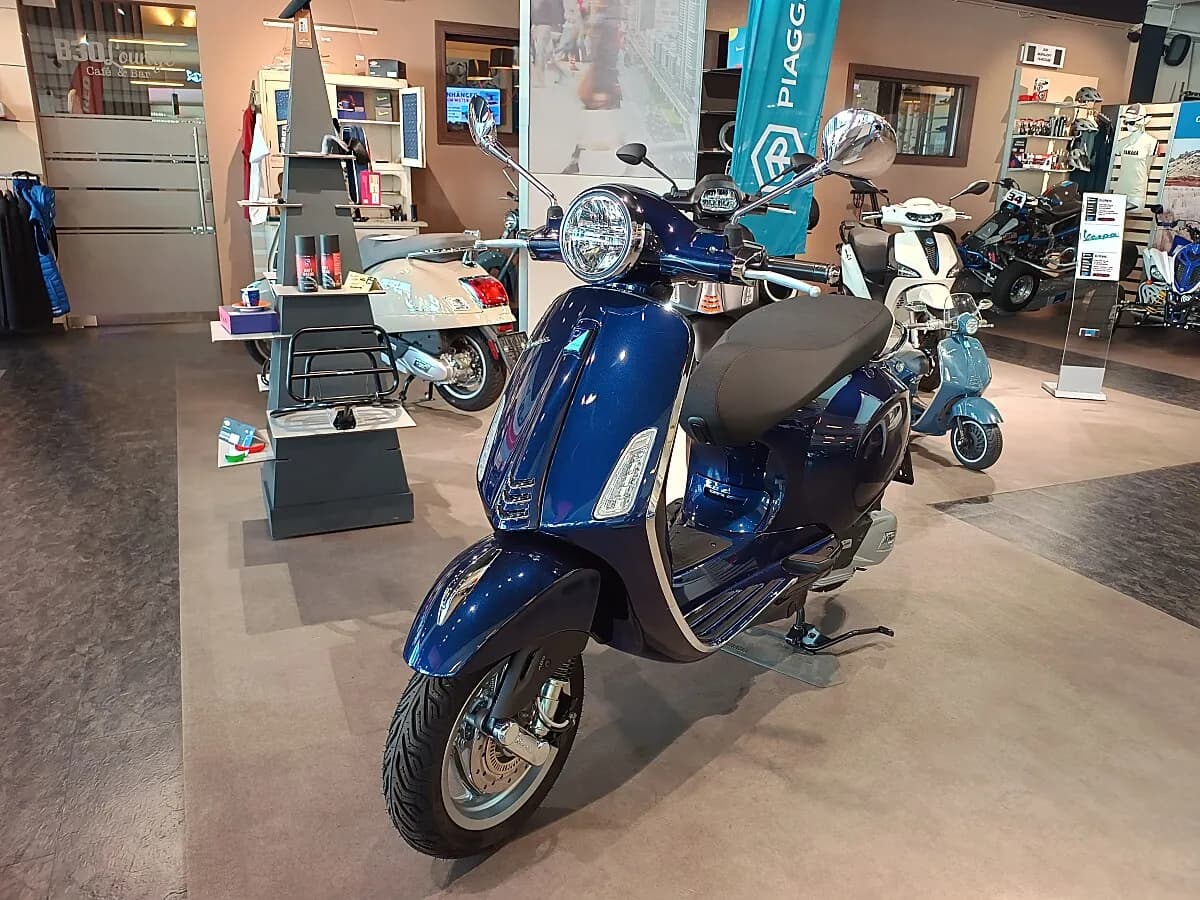 Vespa Primavera 2026 – € 5.890, 0 km – Bild 1 von 7