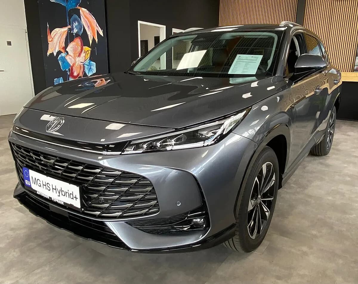 MG HS 2026 – € 37.280, 10 km – Bild 1 von 8