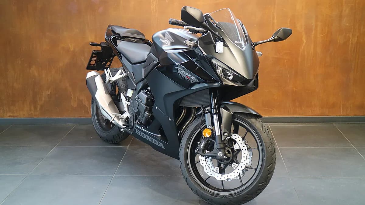 Honda CBR – € 7.400, 0 km – Bild 1 von 4