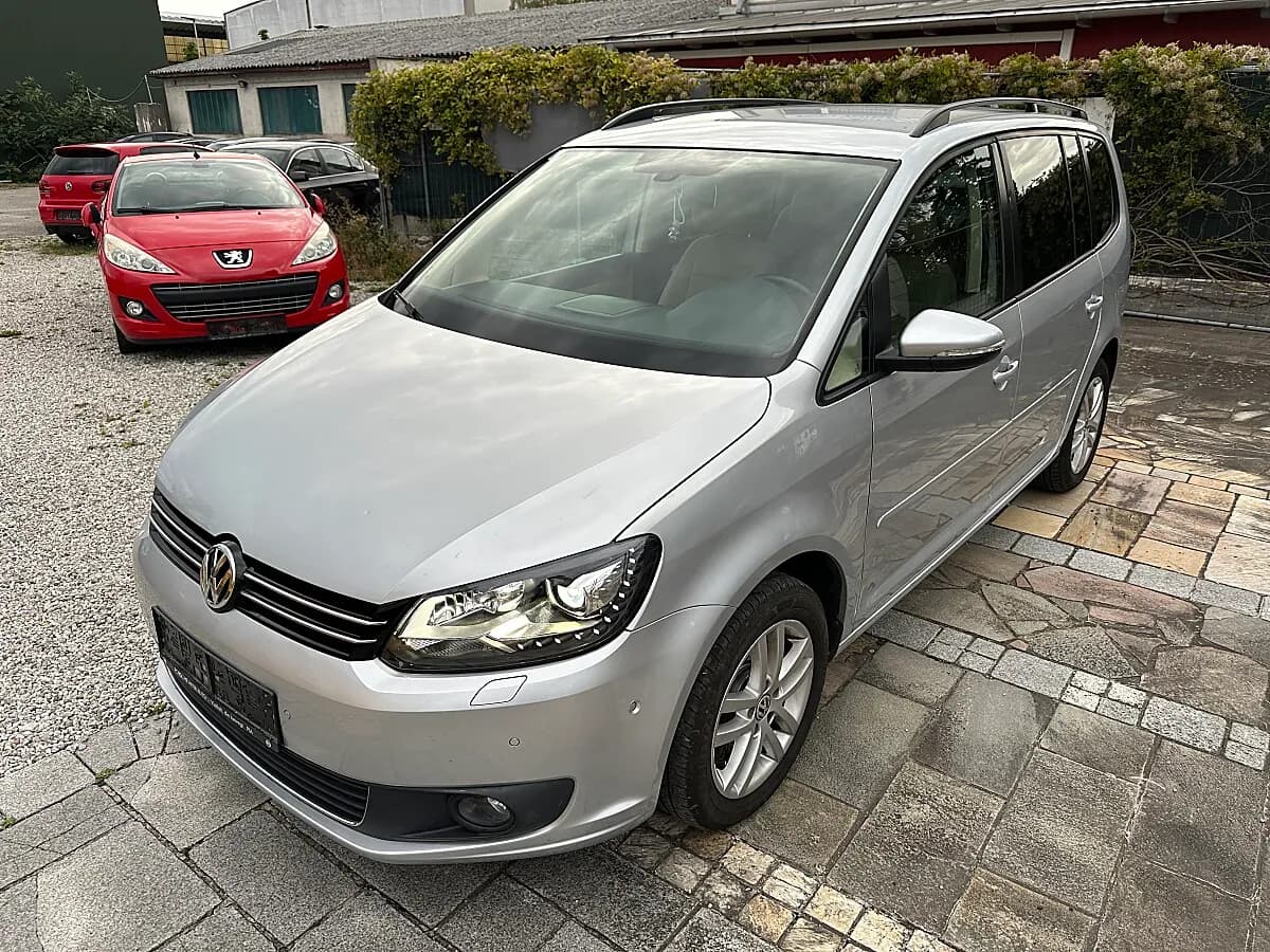 VW Touran 2015 – € 10.900, 121 000 km – Bild 1 von 22