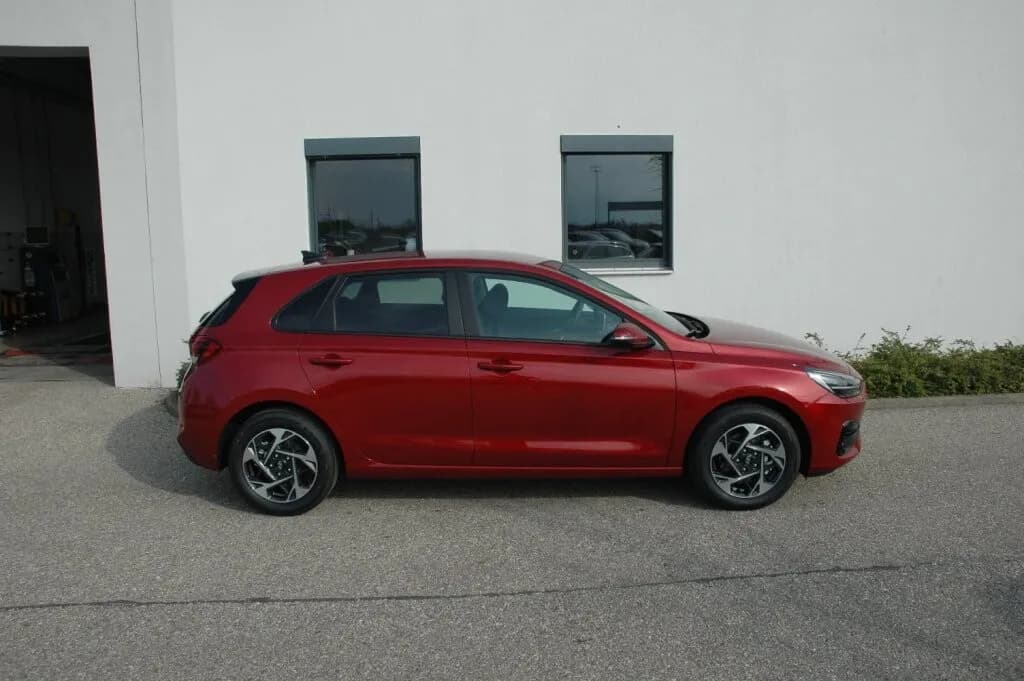 Hyundai i30 2026 – € 27.630, 6 km – Bild 1 von 19