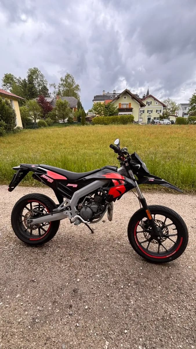 Aprilia SX