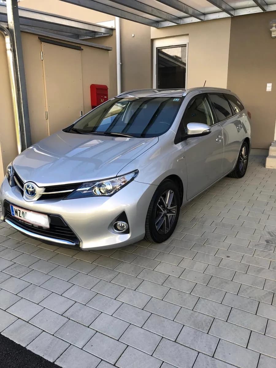 Toyota Auris 2015 – € 13.000, 133 000 km – Bild 1 von 4