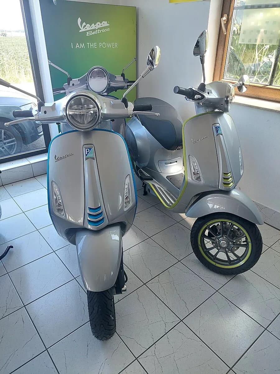 Vespa Elettrica – € 5.990, 0 km – Bild 1 von 6