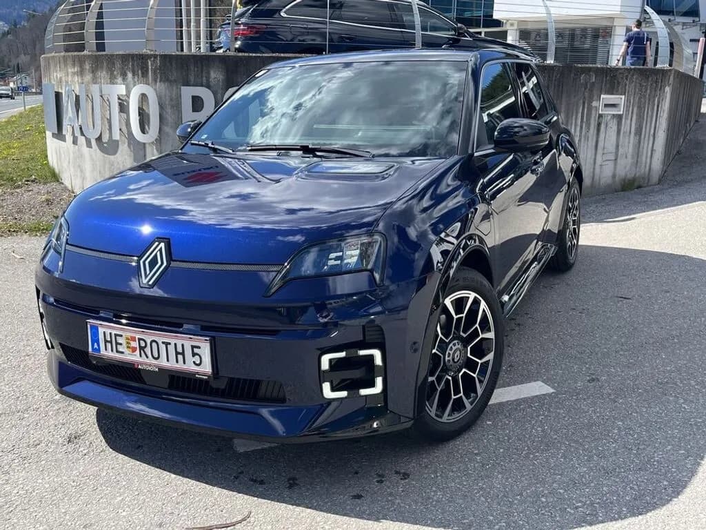 Renault R 5 2026 – € 33.940, 2 000 km – Bild 1 von 17