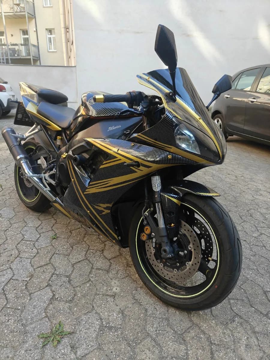 Yamaha YZF 2002 – € 4.999, 18 000 km – Bild 1 von 6