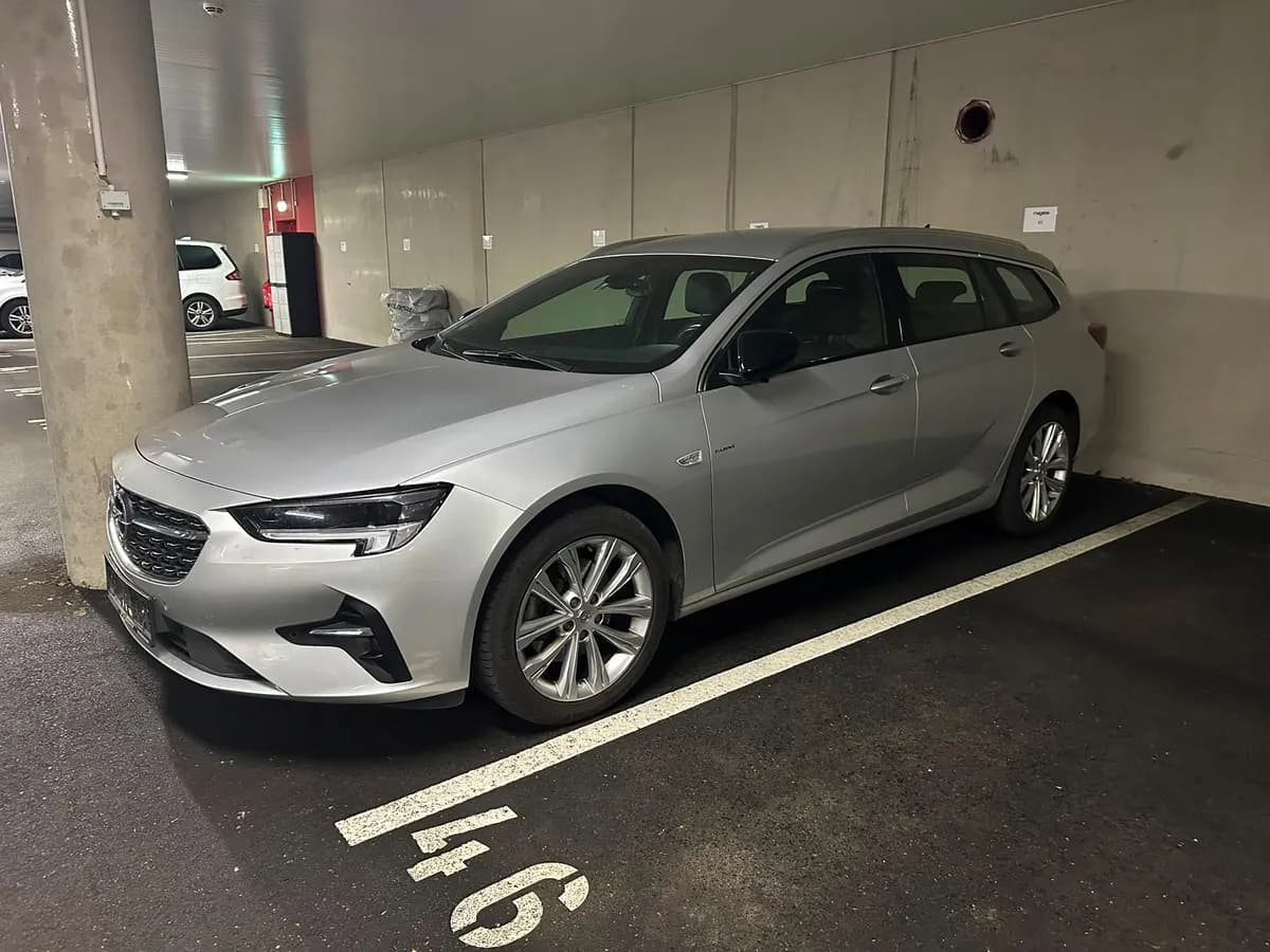 Opel Insignia 2021 – € 15.900, 129 490 km – Bild 1 von 3