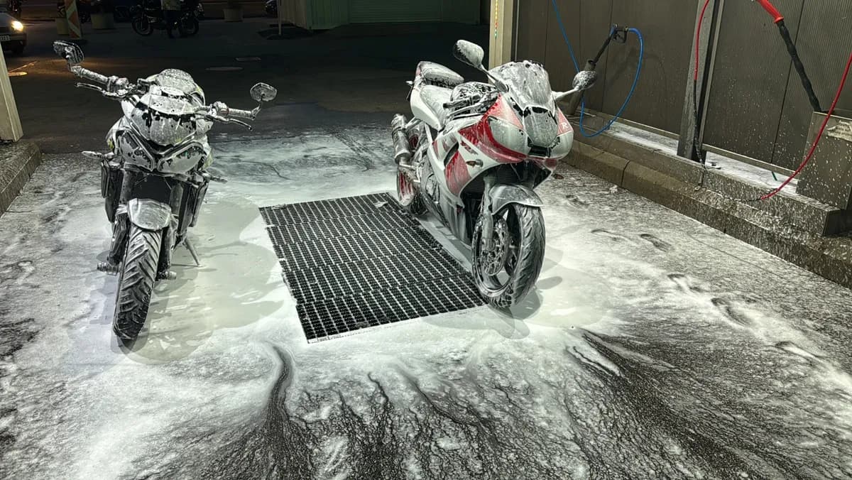 Yamaha YZF 2002 – € 4.000, 35 100 km – Bild 1 von 13