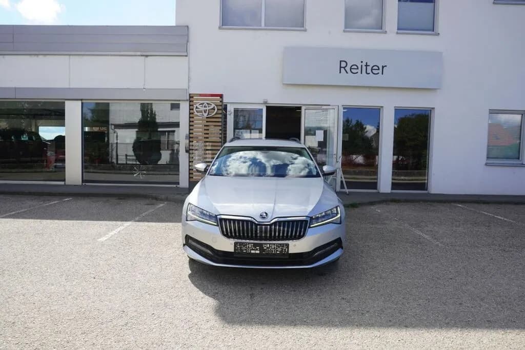 Skoda Superb 2022 – € 19.990, 128 000 km – Bild 1 von 14