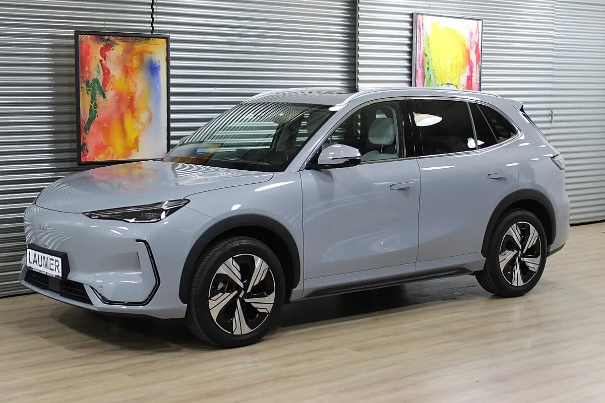Geely E5
