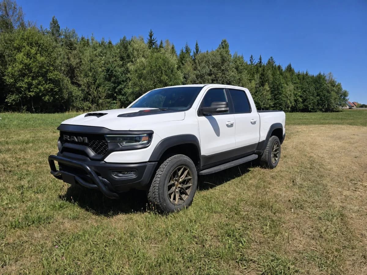 RAM 1500 2021 – € 140.000, 99 500 km – Bild 1 von 10