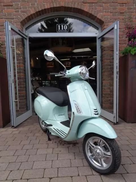 Vespa Primavera – € 5.499, 1 km – Bild 1 von 7