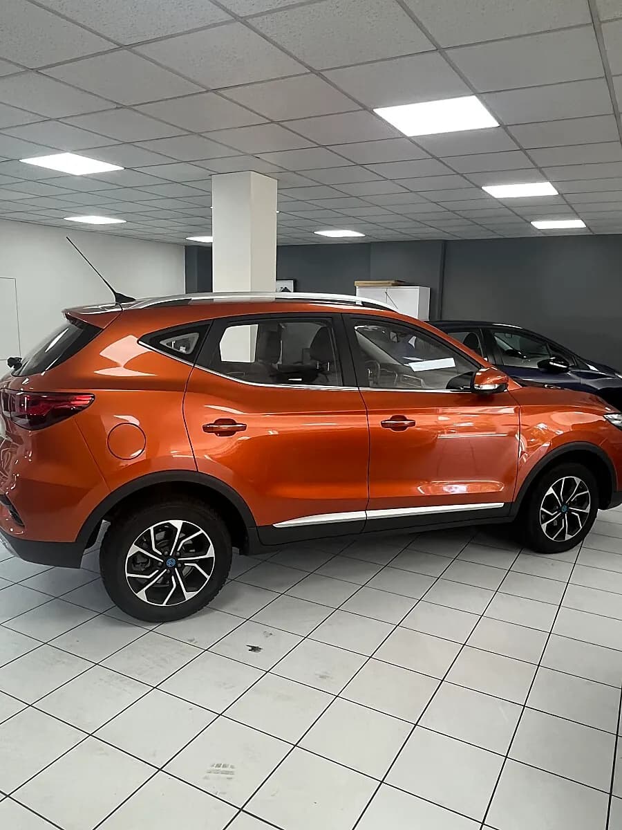 MG ZS