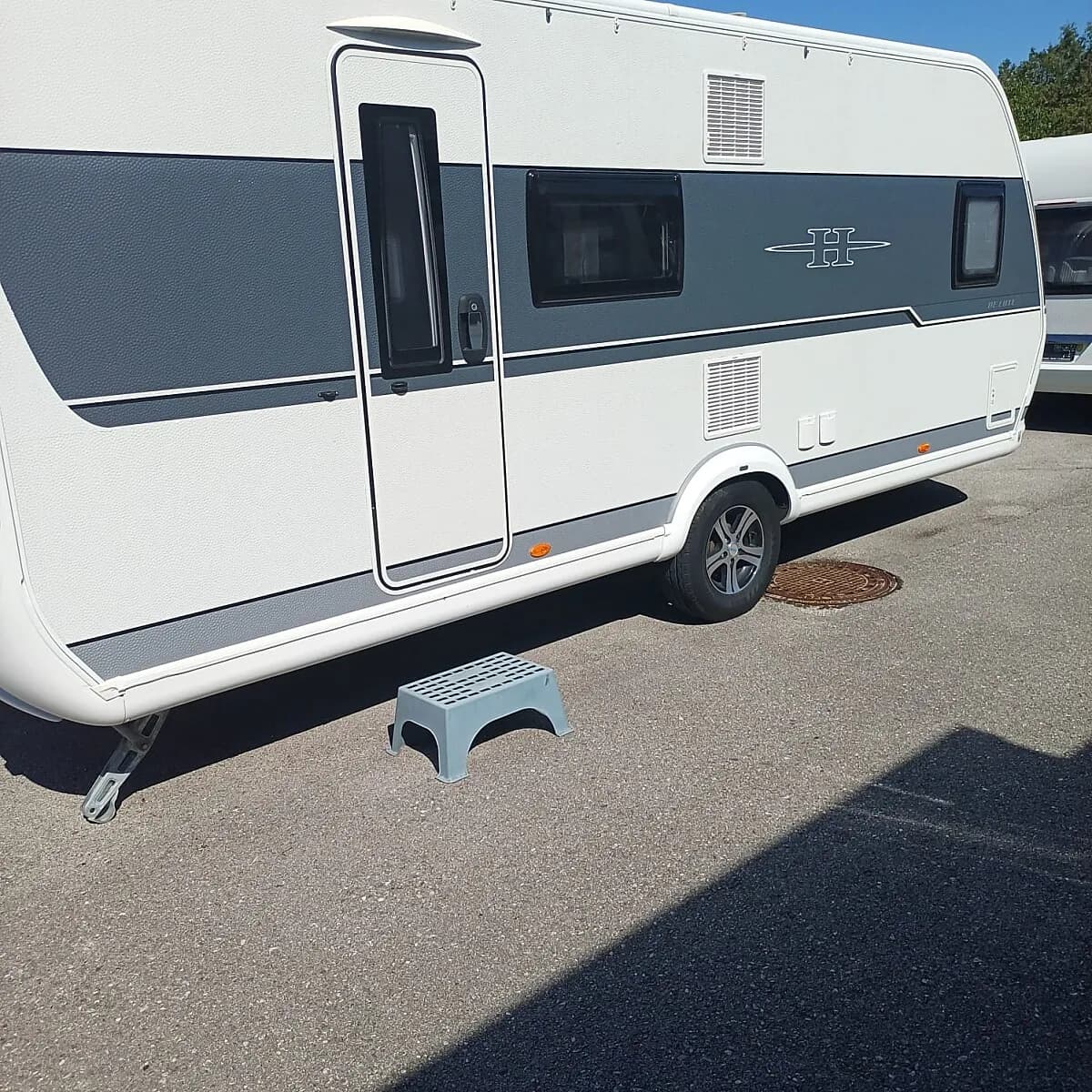 Hobby Deluxe 560 KMFe 2020 – € 20.500, 0 km – Bild 1 von 8