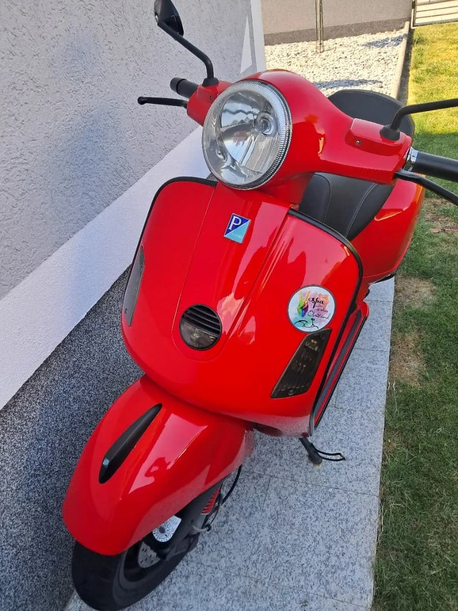 Vespa GTS
