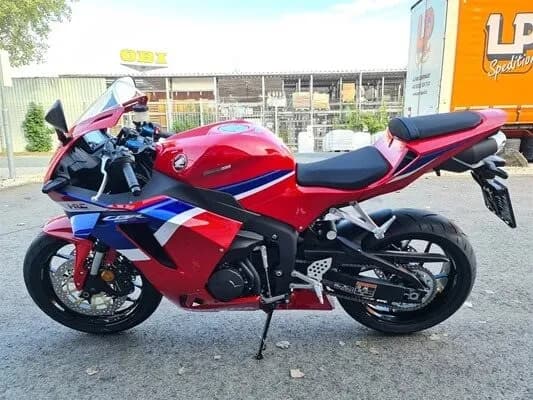 Honda CBR – € 13.790, 0 km – Bild 1 von 7