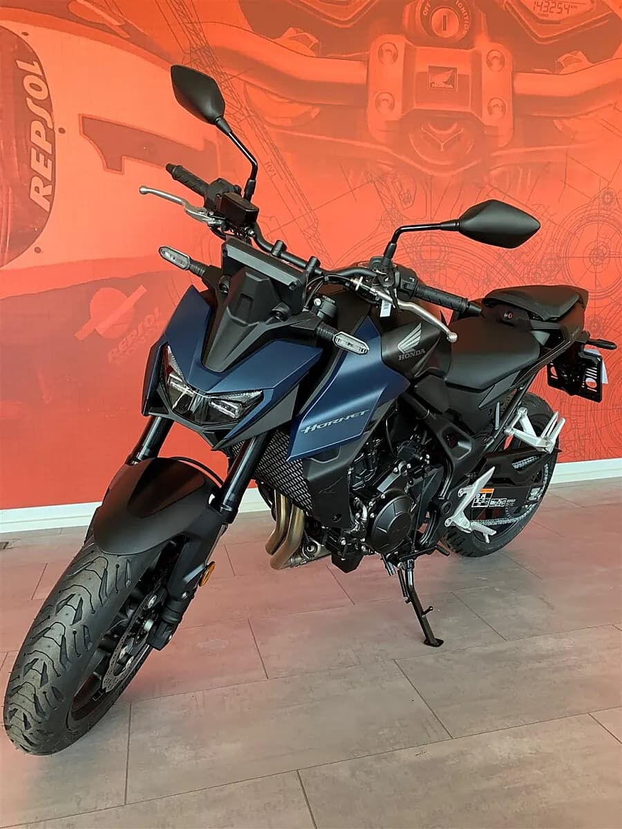 Honda CB – € 9.290, 0 km – Bild 1 von 4
