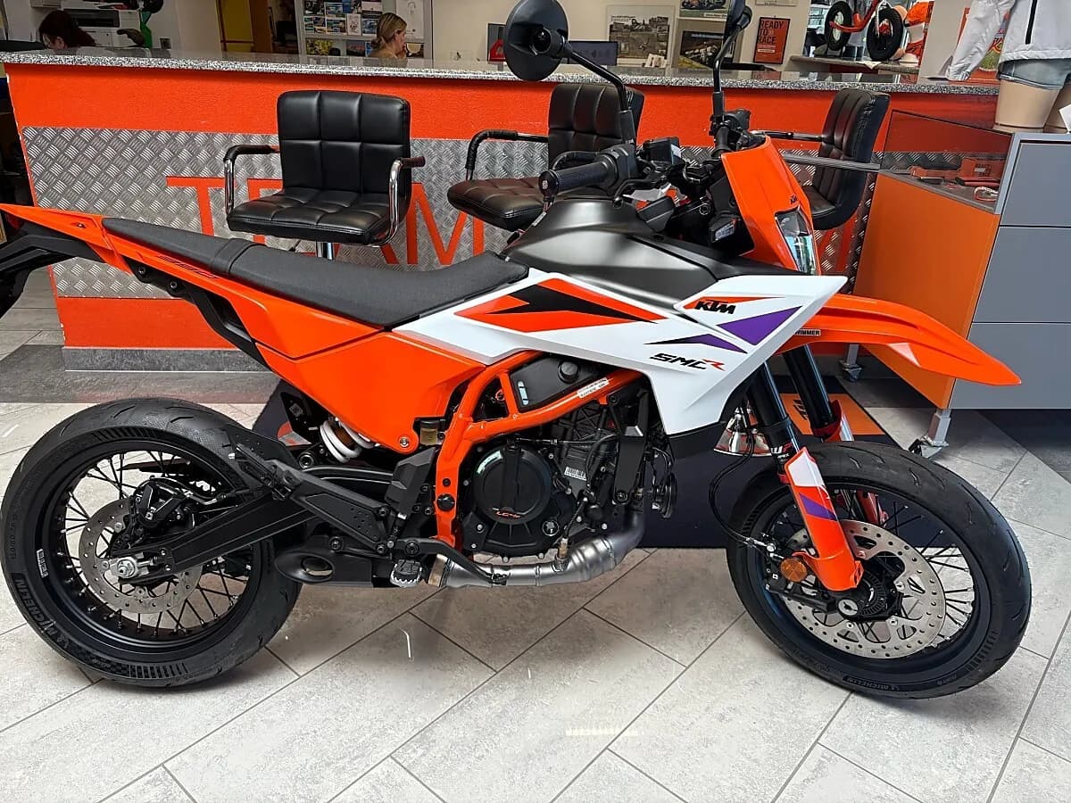 KTM 390 – € 6.999, 1 km – Bild 1 von 2