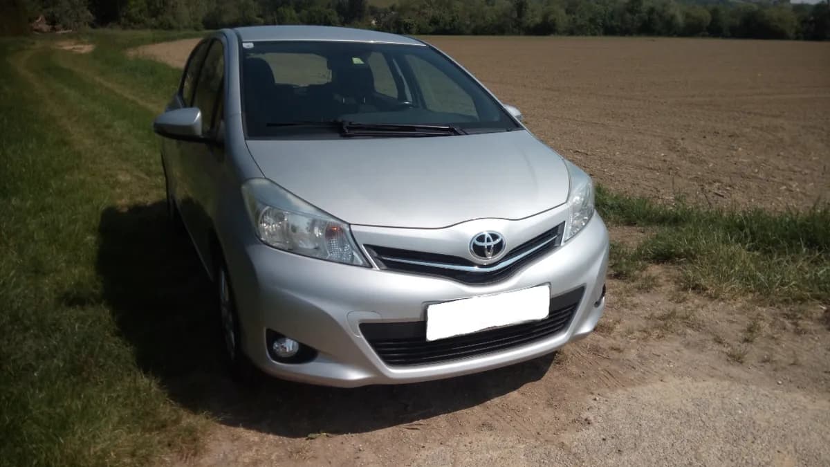 Toyota Yaris 2013 – € 6.900, 98 000 km – Bild 1 von 25