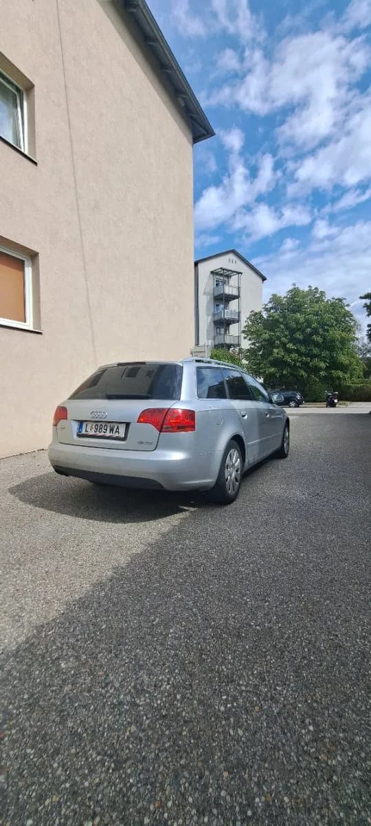 Audi A4 2005 – € 2.300, 261 000 km – Bild 1 von 14