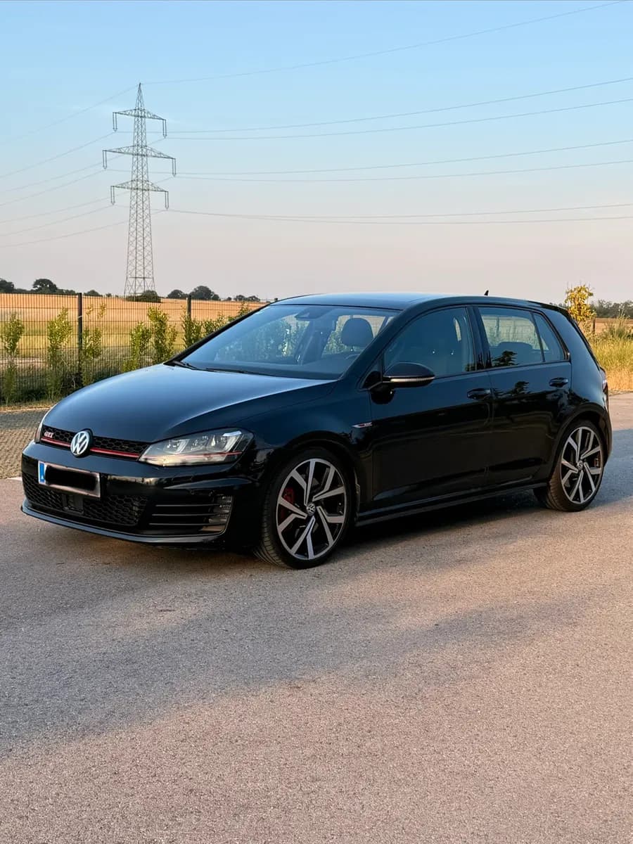 VW Golf 2016 – € 18.890, 109 800 km – Bild 1 von 13